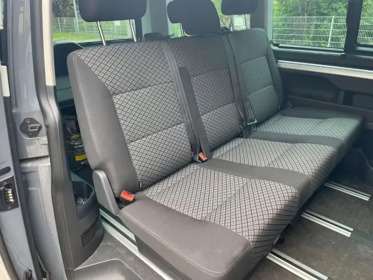 Gebraucht VW Multivan 150 PS (110 kW) 2020 Grau Van / Kleinbus