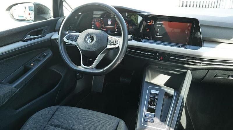 Gebraucht VW Golf VIII Life 110 PS (80 kW) 2022 Schwarz Limousine