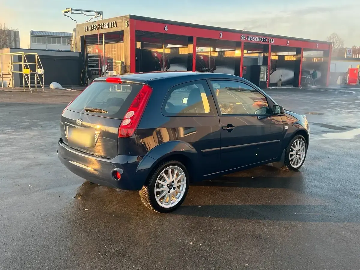 Second-hand Ford Fiesta 60 CP (44 kW) 2008 Albastru Hatchback