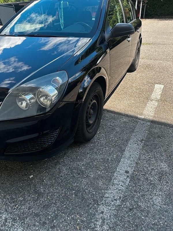 Schwarz Gebraucht 2009 Opel Astra Limousine | 1.450 € (Superpreis) - Bild 1/4