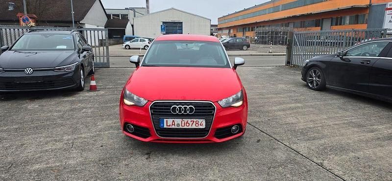 Gebraucht Audi A1 Attraction 86 PS (63 kW) 2010 Rot Limousine