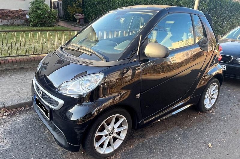 Schwarz Gebraucht 2013 Smart ForFour Passion Kleinwagen | 7.990 € - Bild 1/4