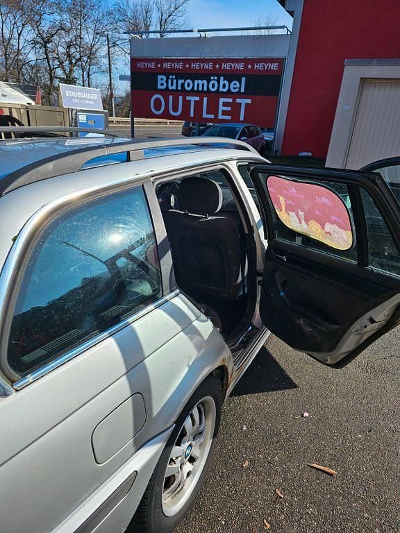 Gebraucht BMW 318 116 PS (85 kW) 2005 Silber Kombi