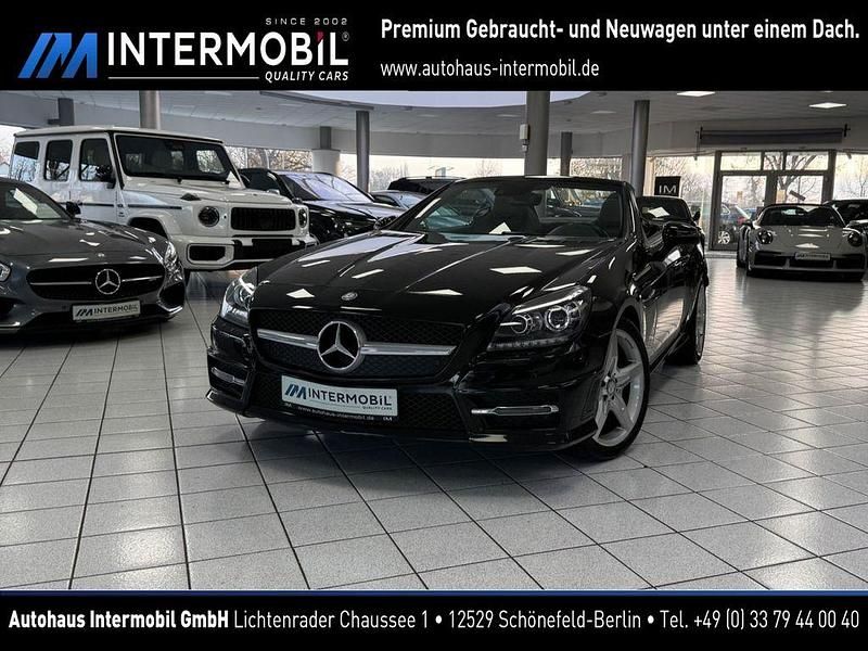 Obsidianschwarz metalliclack Gebraucht 2014 Mercedes SLK350 AMG Cabrio | 26.990 € (Fairer Preis) - Bild 1/4