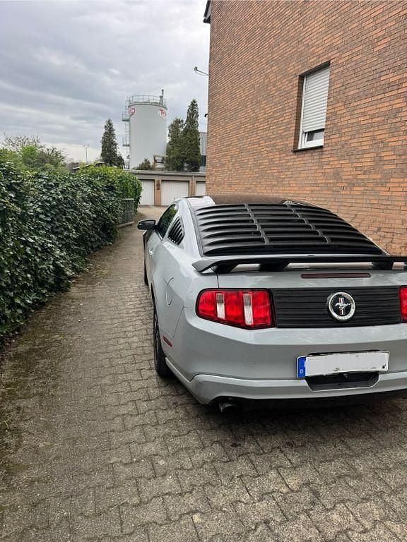 Gebraucht Ford Mustang 305 PS (224 kW) 2012 Rot Coupé