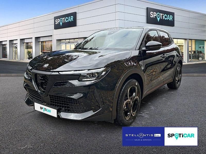 Gebraucht 2025 Alfa Romeo Junior Edizione Speciale SUV | 31.580 € - Bild 1/4