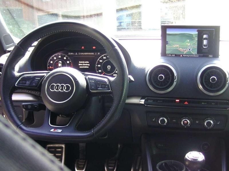 Gebraucht Audi A3 150 PS (110 kW) 2019 Grau Limousine