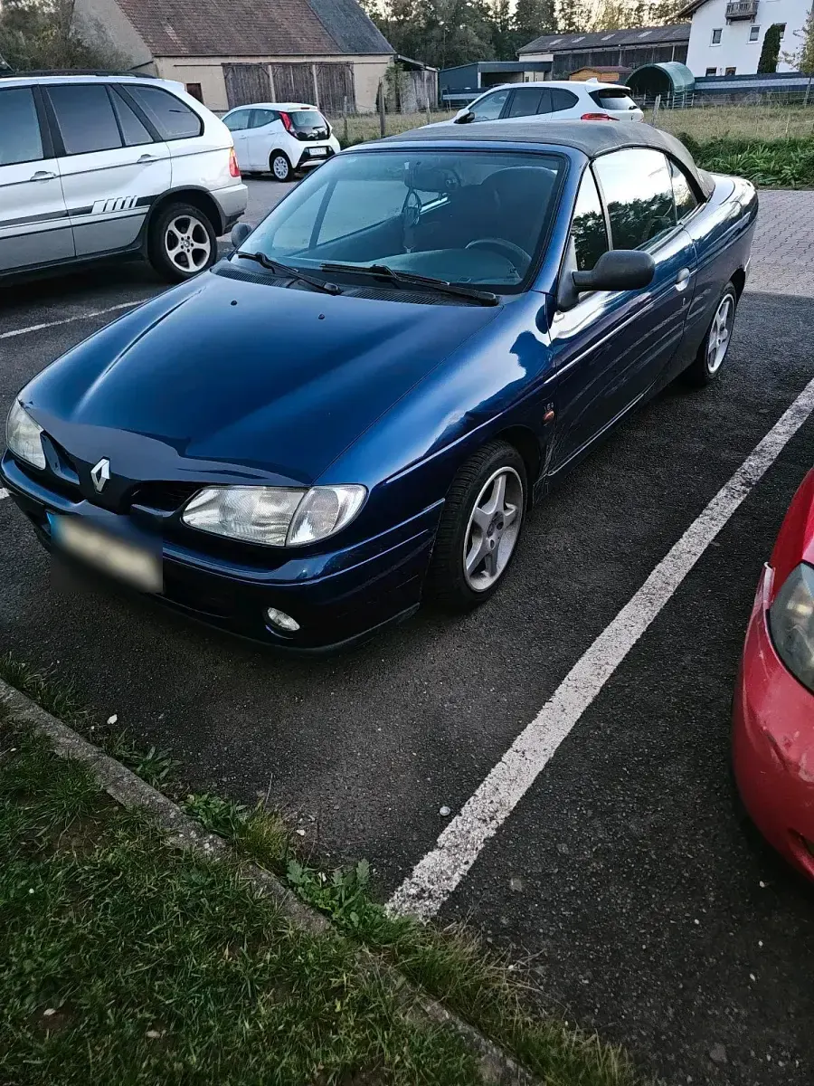 Gebraucht Renault Mégane Cabriolet 75 PS (55 kW) 1999 Blau Cabrio