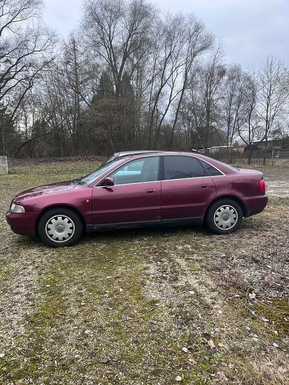 Gebraucht Audi A4 165 PS (121 kW) 1998 Rot Limousine