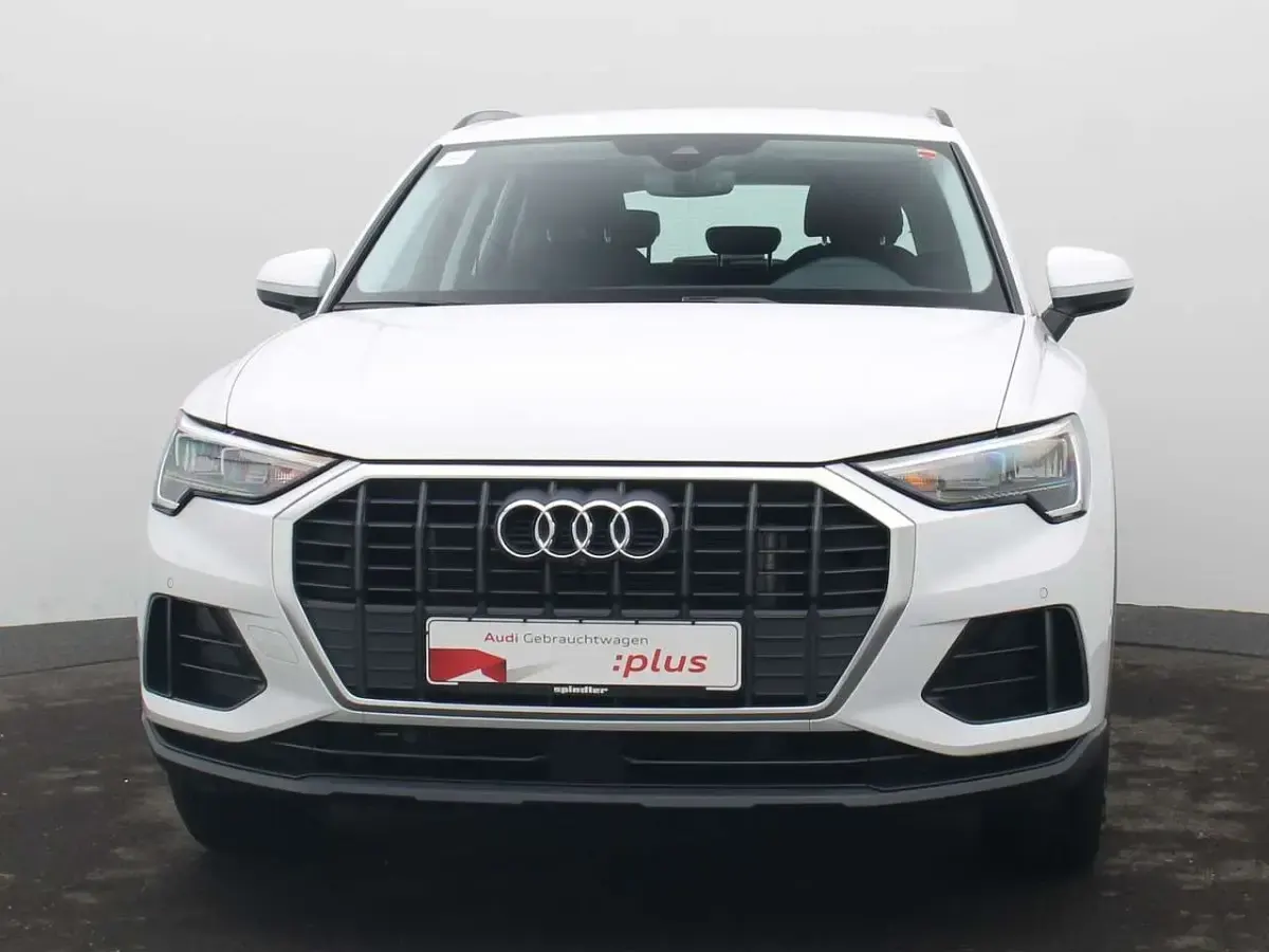 Gebraucht Audi Q3 245 PS (180 kW) 2022 Gletscherweiß metallic SUV