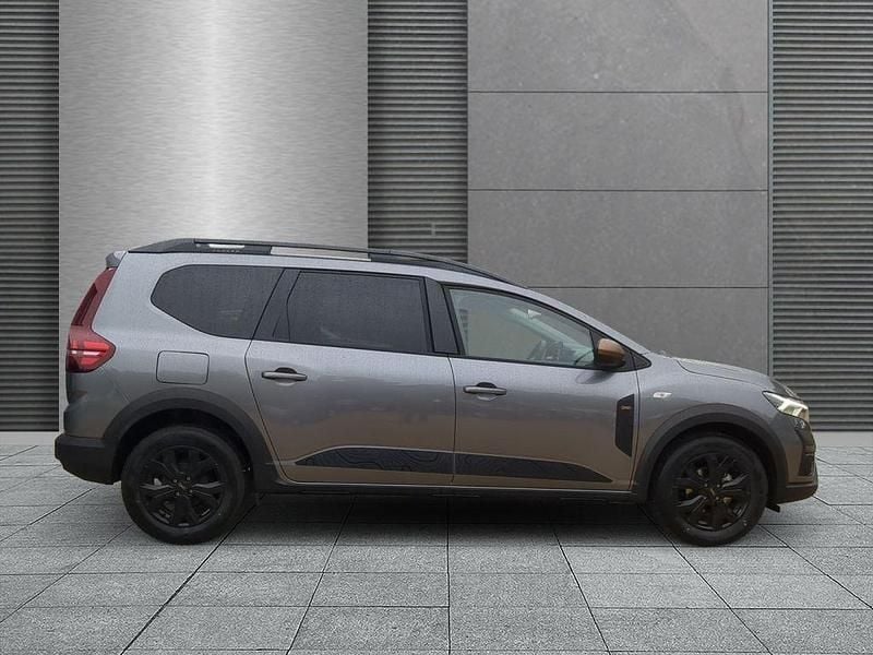 Neu Dacia Jogger Extreme 101 PS (74 kW) 2025 Grau Van / Kleinbus