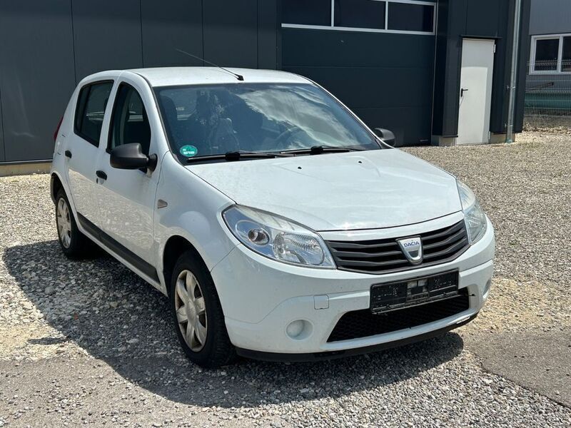 Weiß Gebraucht 2009 Dacia Sandero Ambiance Kleinwagen | 590 € (Superpreis) - Bild 1/4