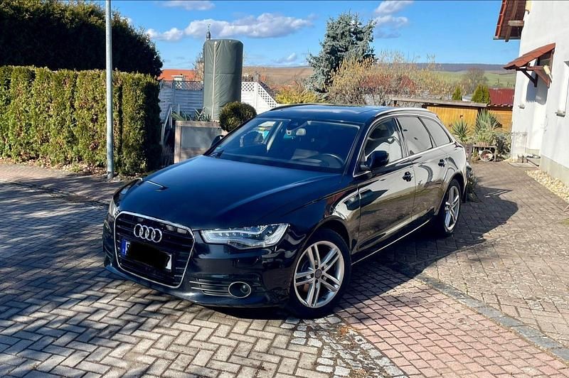Gebraucht Audi A6 Ambiente 190 PS (139 kW) 2014 Schwarz Kombi