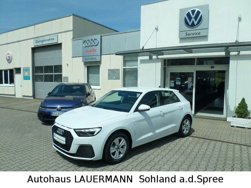 Neu Audi A1 Sportback Basis 95 PS (69 kW) 2025 Gletscherweiß metallic Kleinwagen