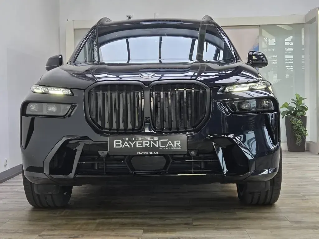Gebraucht BMW X7 M Sport 352 PS (258 kW) 2026 (0416) carbonschwarz SUV