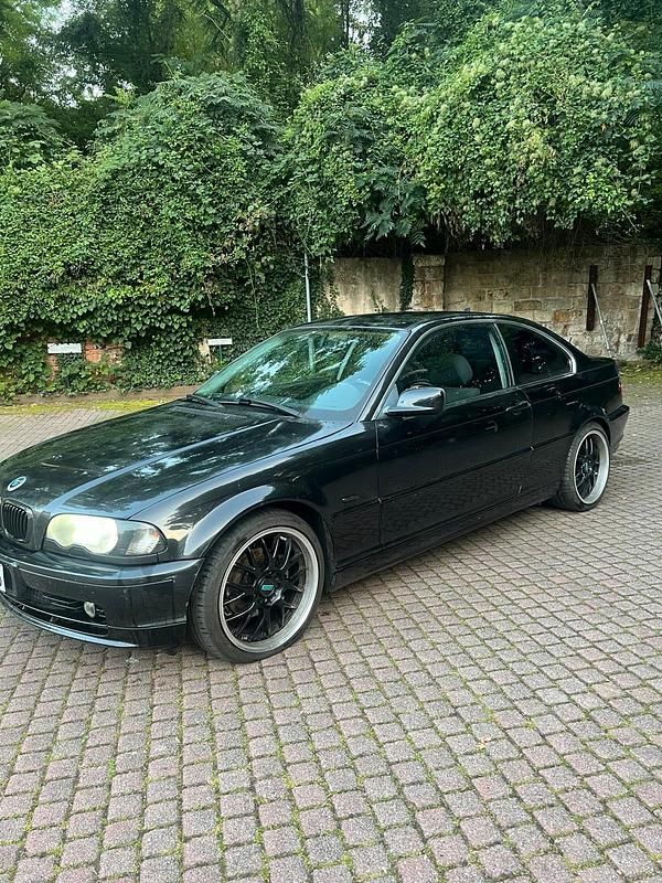 Gebraucht BMW 320 170 PS (125 kW) 2001 Schwarz Coupé