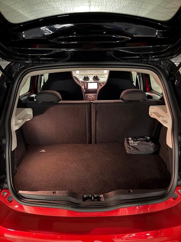 Rot Gebraucht 2016 Smart ForFour Kleinwagen | 12.800 € (Etwas zu teuer) - Bild 1/4