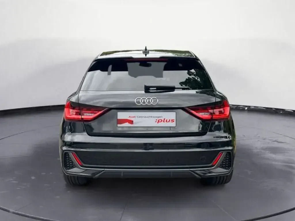 Gebraucht Audi A1 S-Line 150 PS (110 kW) 2023 Mythosschwarz (metallic) SUV