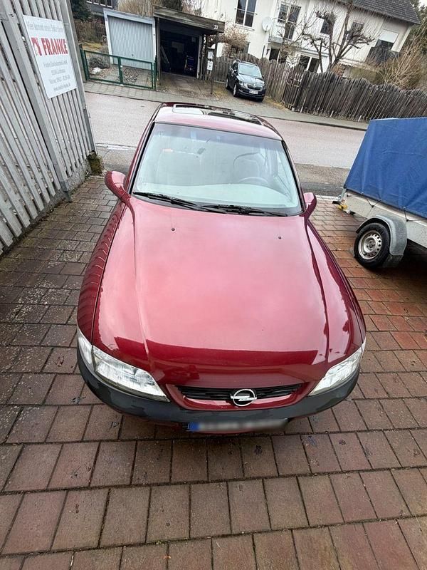 Gebraucht Opel Vectra 116 PS (85 kW) 1996 Rot Limousine
