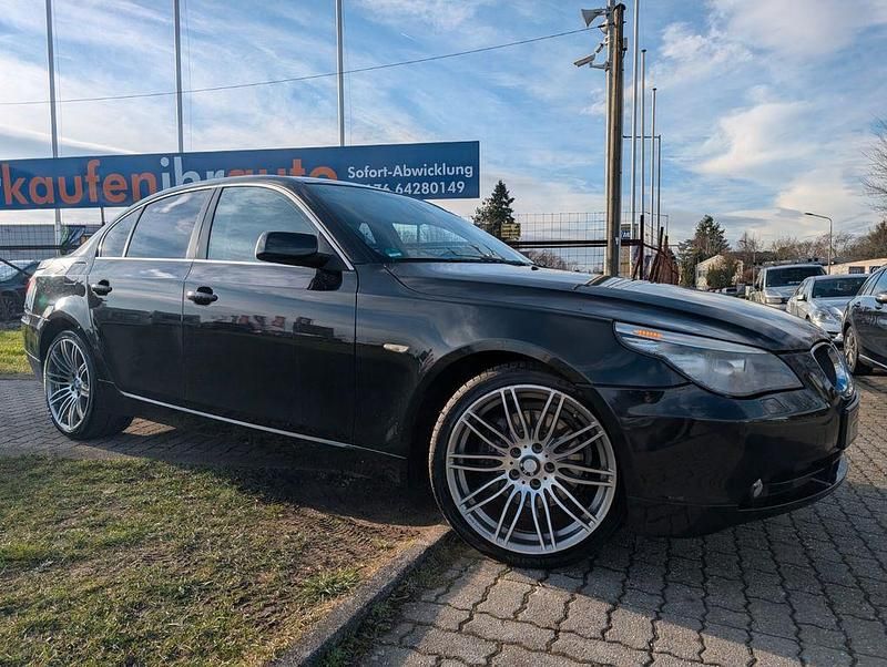 Gebraucht BMW 523 Sport Line 190 PS (139 kW) 2009 Schwarz Limousine