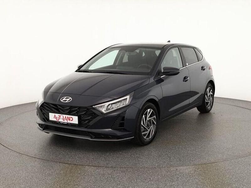 Neu Hyundai i20 79 PS (58 kW) 2025 Grau Limousine
