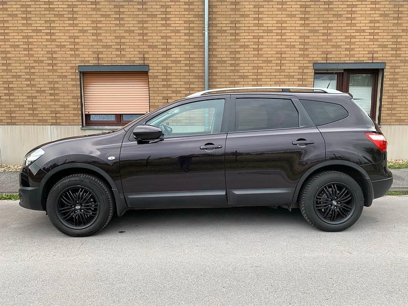 Braun Gebraucht 2011 Nissan Qashqai SUV | 8.450 € - Bild 1/4