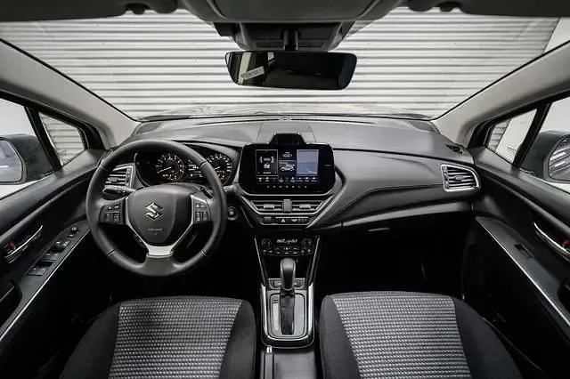 Neu Suzuki SX4 S-Cross GL 110 PS (80 kW) 2026 Titanium grey metallic (zzz) titanium grey metallic (zzz) SUV