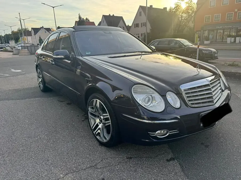 Gebraucht Mercedes E320 Elegance 224 PS (164 kW) 2008 Blau Limousine