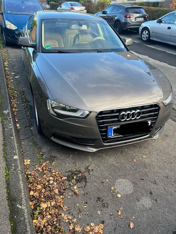 Grau Gebraucht 2015 Audi A5 Coupé | 12.850 € (Guter Preis) - Bild 1/4