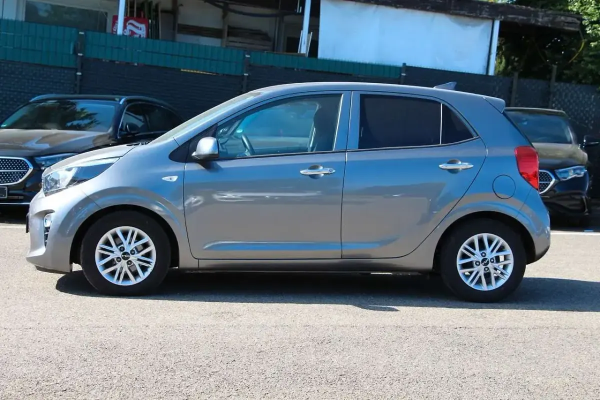 Gebraucht Kia Picanto Play 67 PS (49 kW) 2024 Grau Kleinwagen