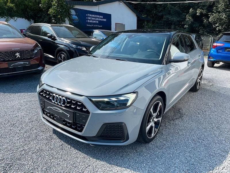 Grau Gebraucht 2021 Audi A1 Sportback Advanced Kleinwagen | 19.450 € (Fairer Preis) - Bild 1/4