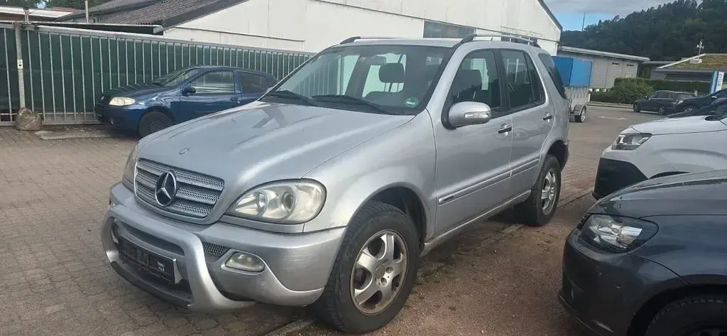 Gebraucht Mercedes ML350 Edition 235 PS (172 kW) 2004 Grau SUV