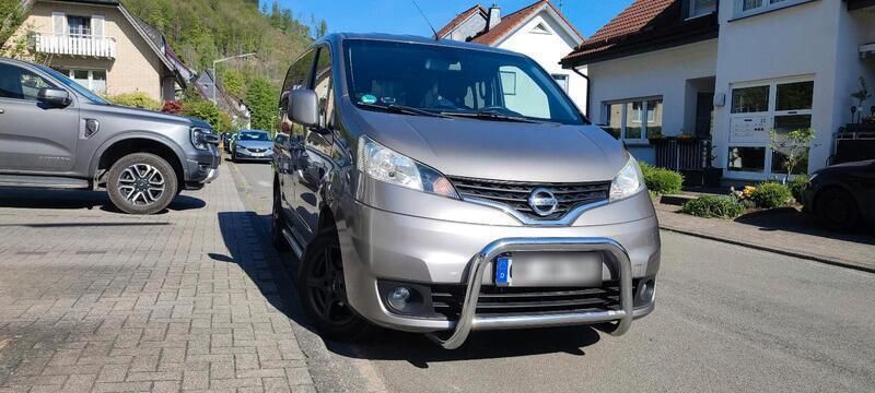 Grau Gebraucht 2014 Nissan Evalia Van / Kleinbus | 9.800 € (Fairer Preis) - Bild 1/4