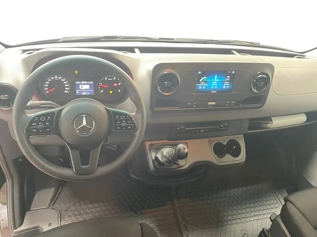 Gebraucht Mercedes Sprinter 114 PS (83 kW) 2023 Tiefschwarz Van
