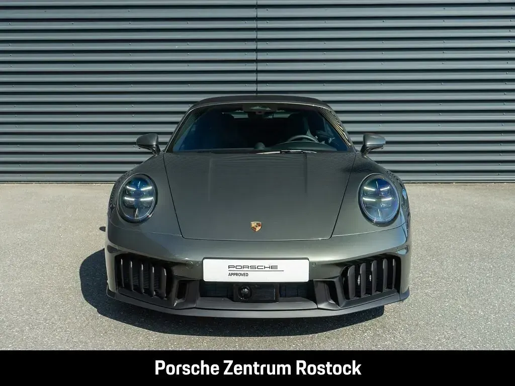 Neu Porsche 992 541 PS (397 kW) 2026 Aventuringrünmetallic Cabrio