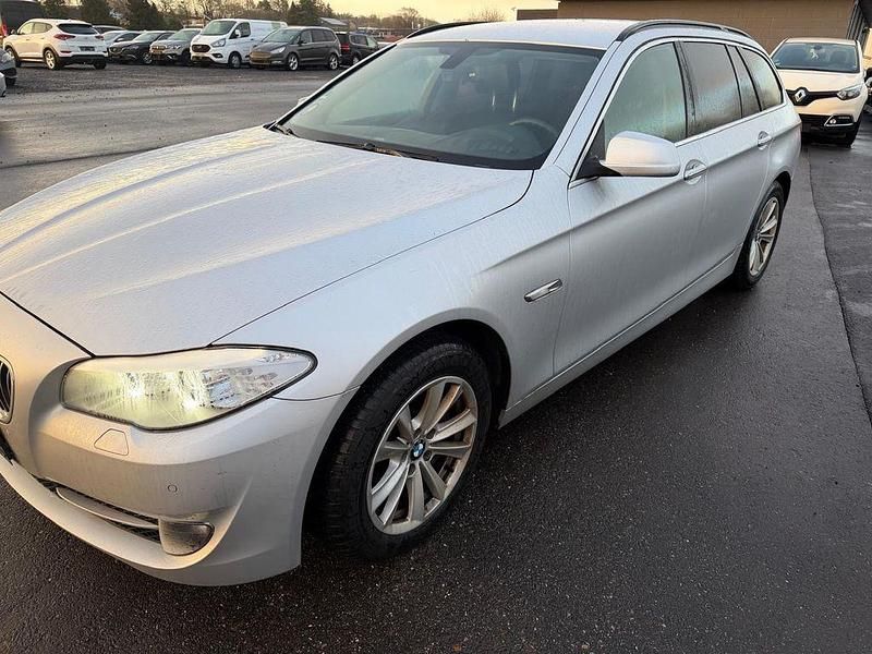 Gebraucht BMW 530 258 PS (189 kW) 2013 Silber Kombi