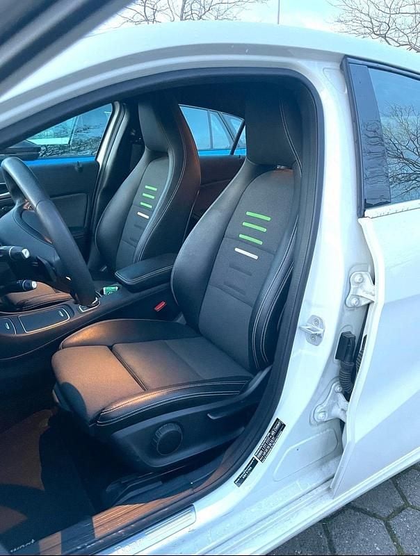 Gebraucht Mercedes A200 136 PS (100 kW) 2016 Weiß Kleinwagen