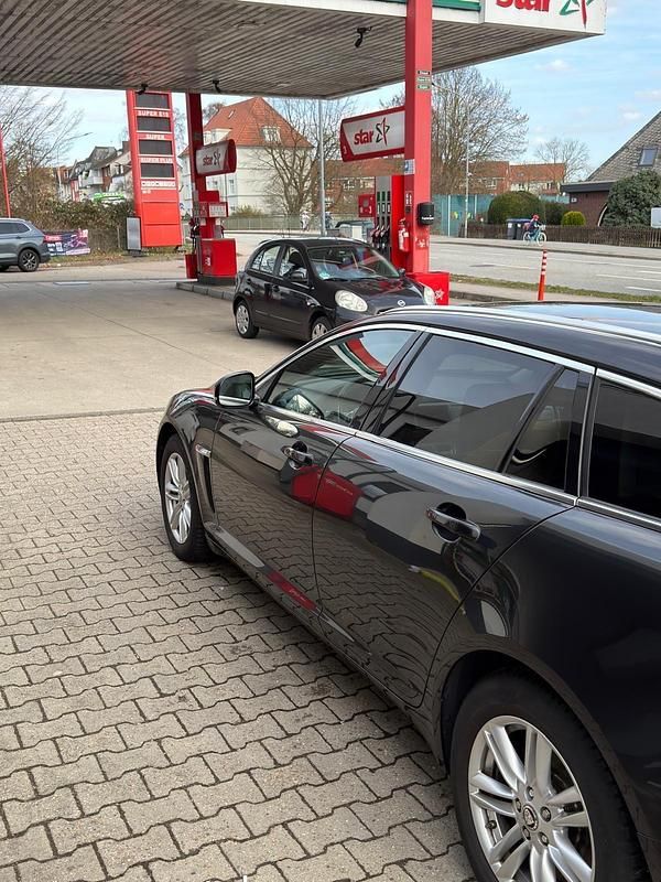 Gebraucht Jaguar XF 200 PS (147 kW) 2013 Schwarz Kombi