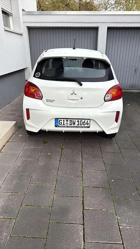 Weiß Gebraucht 2021 Mitsubishi Space Star Limousine | 8.000 € (Guter Preis) - Bild 1/4