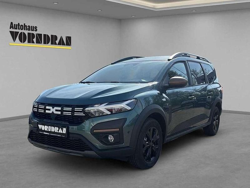 Neu Dacia Jogger Extreme 101 PS (74 kW) 2025 Safarigrüngrau Van / Kleinbus