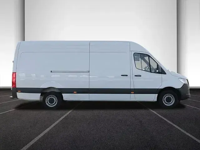 Second-hand Mercedes Sprinter 170 CP (125 kW) 2025 Alb Van