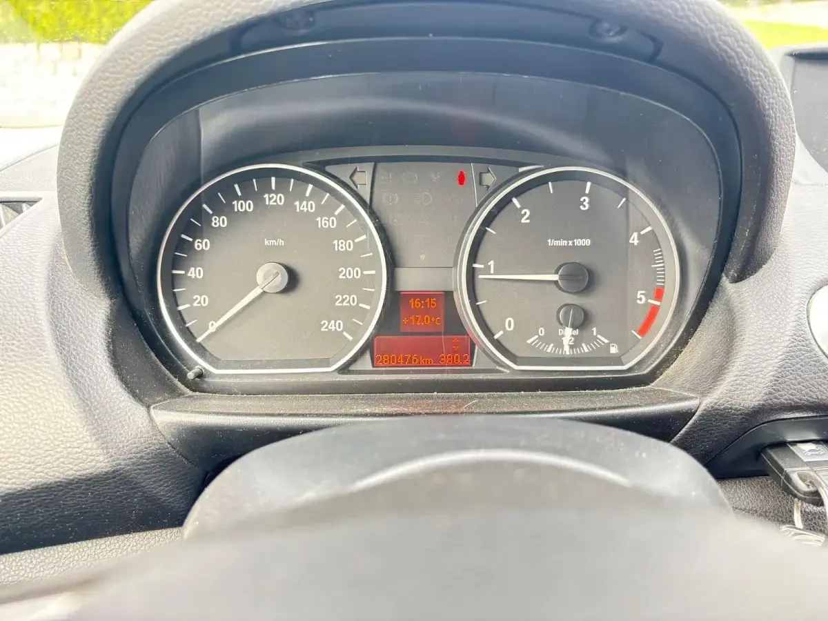 Gebraucht BMW 118 Sport Line 143 PS (105 kW) 2009 Silber Kleinwagen