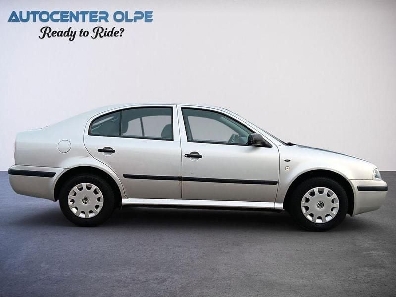 Gebraucht Skoda Octavia Classic 102 PS (75 kW) 2000 Silber Limousine