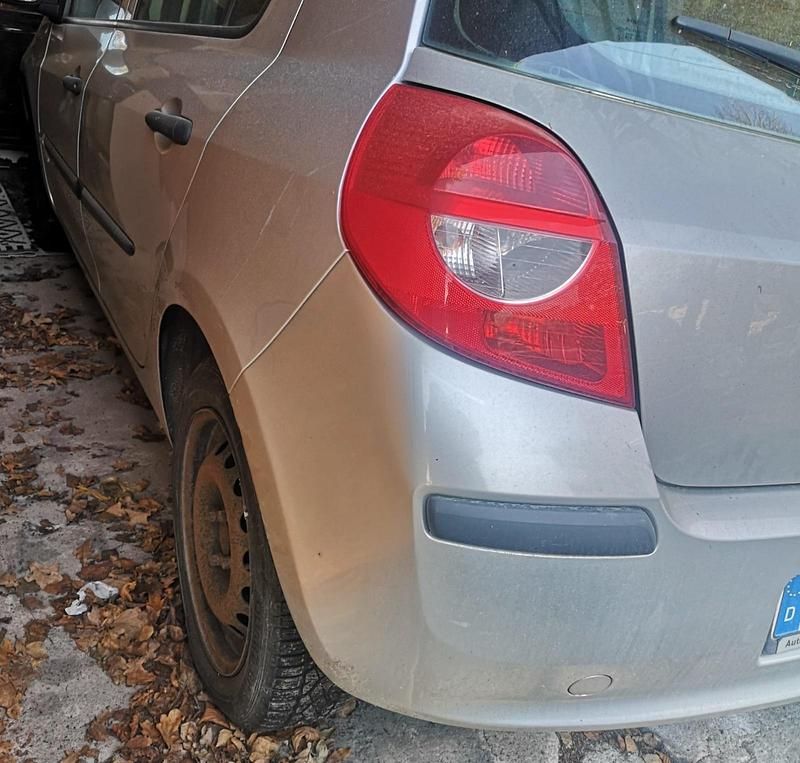 Second-hand Renault Clio II Expression 2007 Argintiu Hatchback