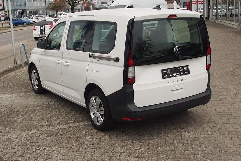 Gebraucht VW Caddy Basis 102 PS (75 kW) 2021 Weiß Van / Kleinbus