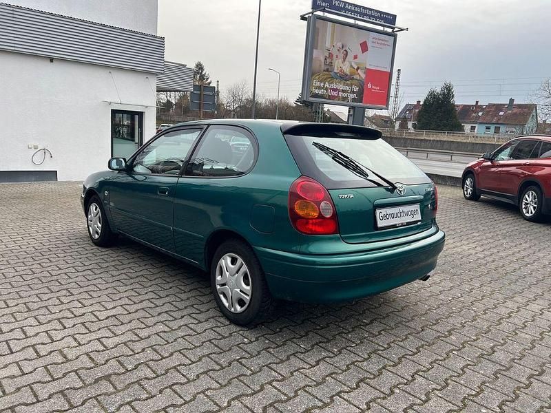 Gebraucht Toyota Corolla 97 PS (71 kW) 2001 Grün Limousine