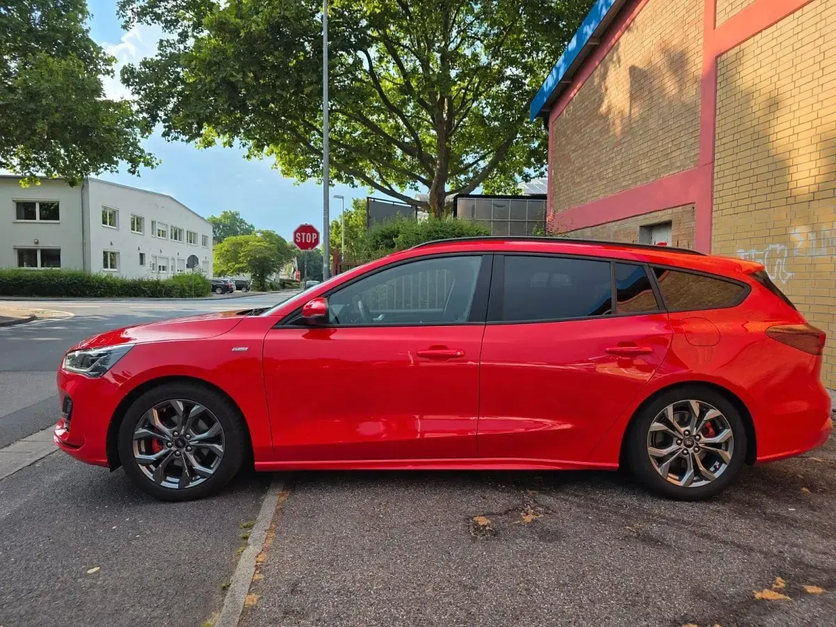 Gebraucht Ford Focus ST-Line X 155 PS (114 kW) 2024 Rot Kombi
