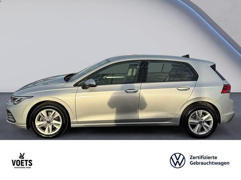 Gebraucht VW Golf VIII Life 131 PS (96 kW) 2022 Silber Limousine