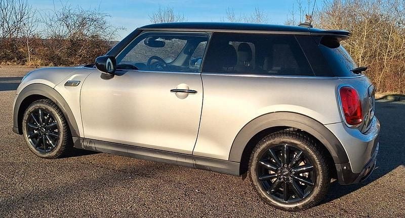 Gebraucht Mini Cooper SE Classic 135 kW (184 PS) 2023 Silber Kleinwagen