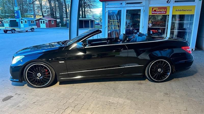 Gebraucht Mercedes E350 231 PS (169 kW) 2010 Schwarz Cabrio